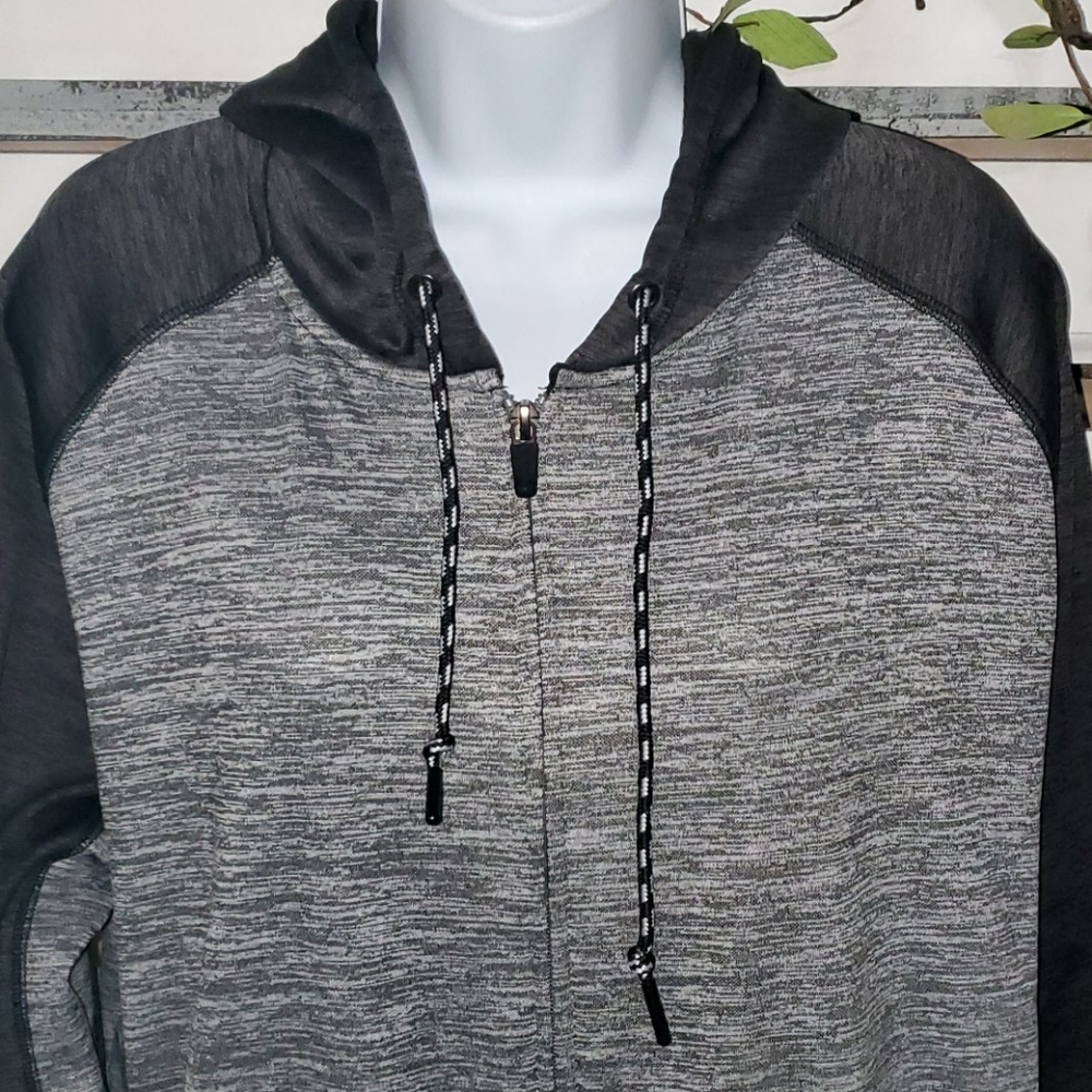 SPLIT hoodie.    #2731